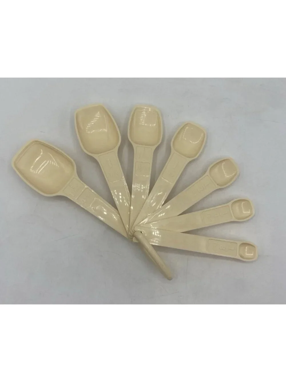 Vintage Tupperware Beige Measuring Spoons Complete Set Of 7 + Ring Retro Cook